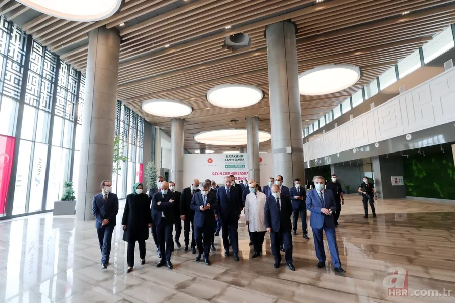Türk sağlık sisteminin gücüne güç katacak! Başkan Erdoğan Çam ve Sakura Şehir Hastanesi'nde incelemelerde bulundu 16