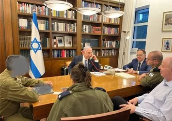 Beyrut saldırısı sonrası katil Netanyahu'nun ofisinden fotoğraflı paylaşım
