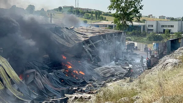 Son dakika: Kocaeli'de plastik fabrikasında korkutan yangın! - 4