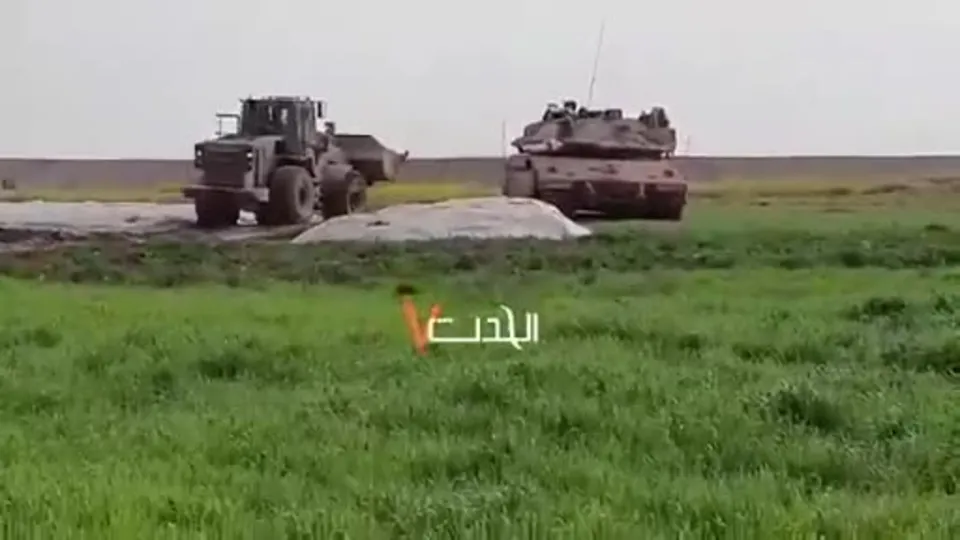 Son dakika: İnsanlığın bittiği an! İsrail askeri cenazeyi buldozerle sürükledi... | Video