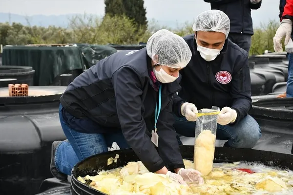 1617383434793.jpg Manisa'da turşu kazanında yarı çıplak dans edilmesine ilişkin flaş karar! Sosyal medyada gündem olmuştu - 4