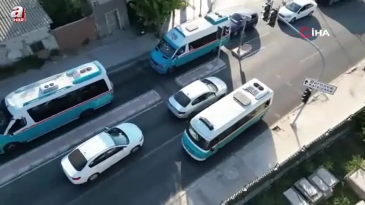 İzmir'de trafikten kaçan dolmuş şoförü 200 metre ters şeritte gitti