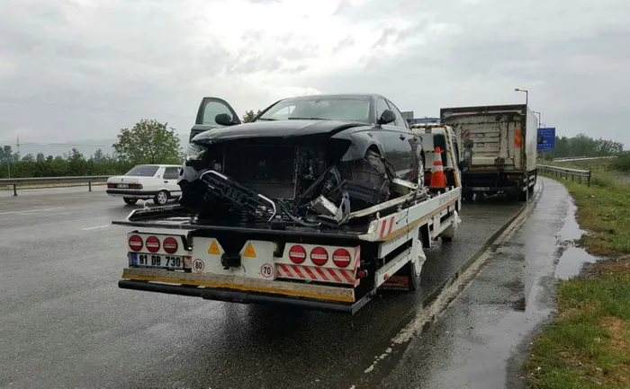 Eski TBMM Başkanı Köksal Toptan trafik kazası geçirdi - 2