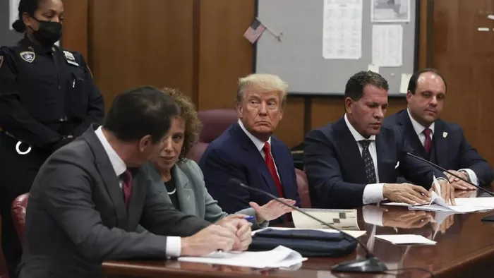 trumptan-yuksek-mahkemeye-dokunulmazlik-savunmasi-1710889592709.jpeg Trump'tan Yüksek Mahkeme'ye "dokunulmazlık" savunması: "Başkanların dokunulmazlığı var" - 2