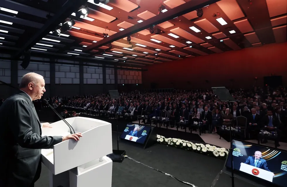 bati-medyasindan-itiraf-gibi-analizler-turkiye-sahada-ve-masada-oyunu-kuruyor-1776750830895.jpg Başkan Recep Tayyip Erdoğan, Antalya Diplomasi Forumu'nda (AA)