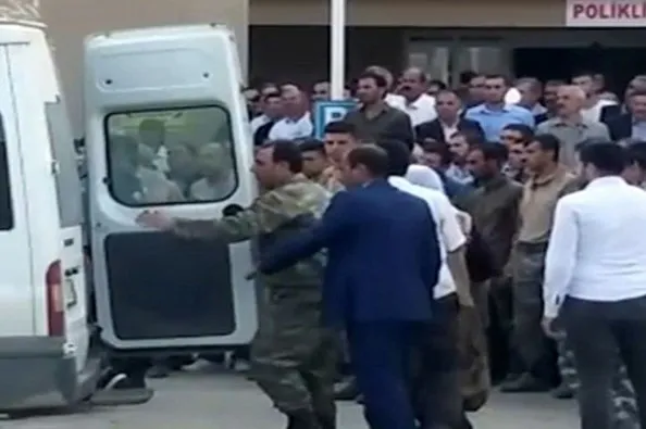 Bitlis'te minibüs devrildi: 10 ölü 7 yaralı - 2