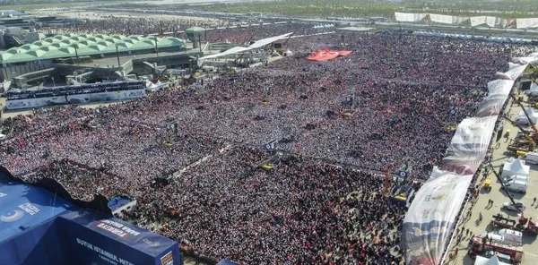 Sabah Gazetesi Yazarı Okan Müderrisoğlu kaleme aldı: Erdoğan siyaset okulu | Yerel seçimler için 81 il tam saha seferberlik…