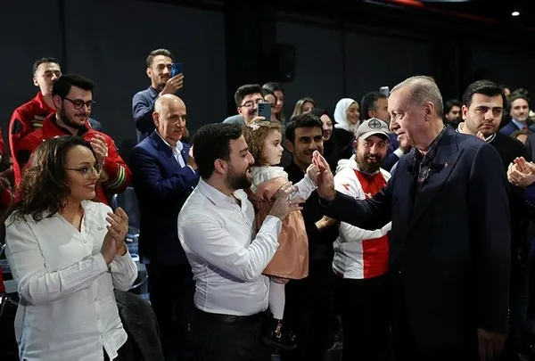 Muhalefetin "gençler bizi istiyor" algısı karşılık bulmadı! Başkan Erdoğan'ın etrafında birleştiler - 2