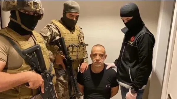 comanchero-orgutune-istenen-ceza-belli-oldu-orgut-liderine-262-yil-talep-edildi-1739875340543.jpeg Çökertilen örgütün gizli yazışma programı ve para trafiği ortaya çıktı / A HABER ARŞİV