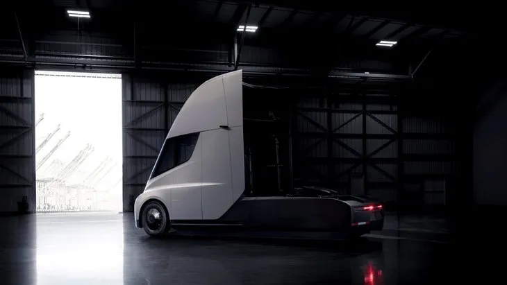 Tesla Semi’ye sipariş yağıyor