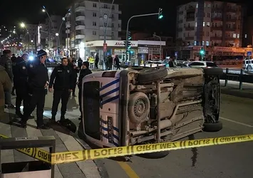 Niğde'de feci kaza: 2'si polis 6 yaralı