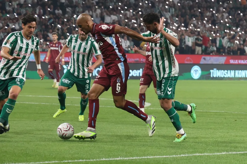 canli-anlatim-trabzonspor-konyaspor-1789238188369.jpg Derbi öncesi hesaplar bozuldu! Maç sonucu: Konyaspor 1-0 Trabzonspor - 4