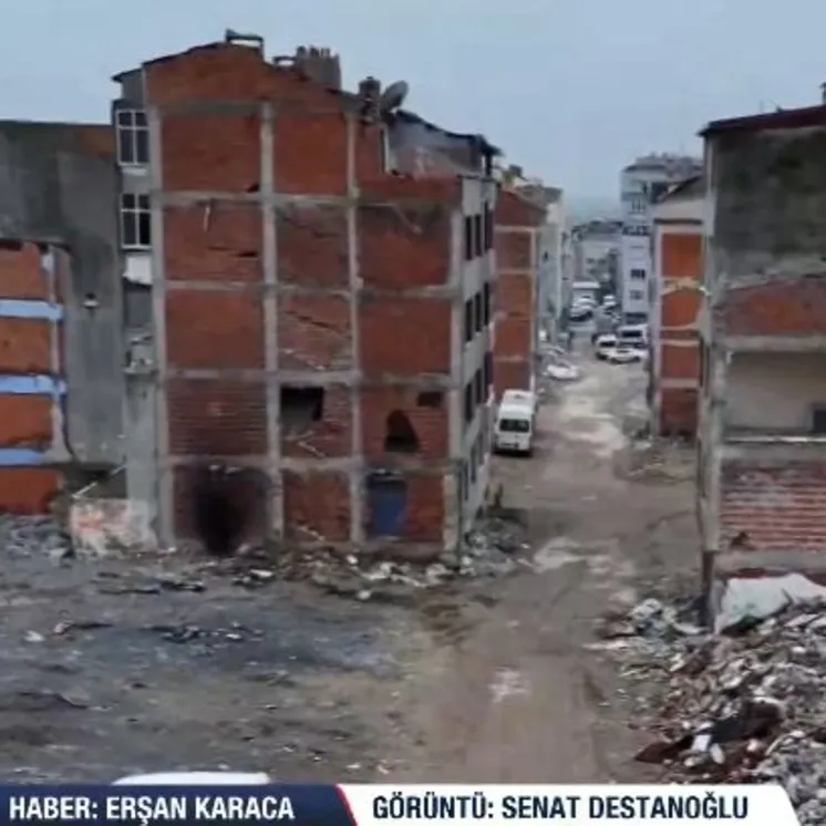 Bayrampaşa'da İBB'nin kentsel dönüşüm vaadi rafta kaldı: Mahalleli deprem korkusu ile baş başa