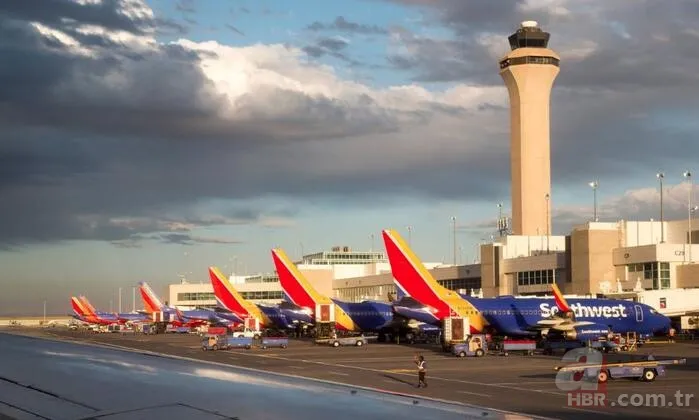 Uçakta rezalet! Tuvalete gizli kamera koyup... 7