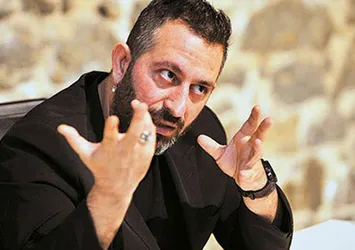 Cem Yılmaz'dan kötü haber!