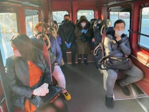 İstanbul minibüs şoföründen polisi bile şaşırtan sözler: Millet zorla biniyor - 1