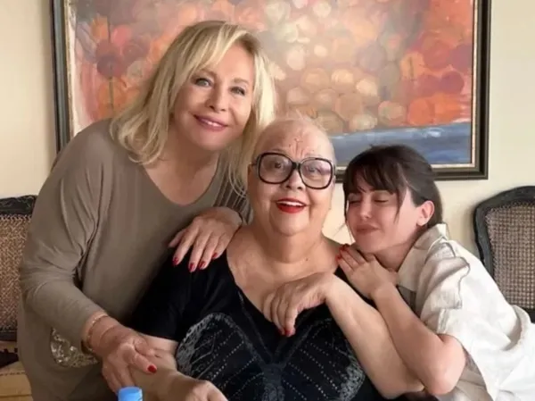 Emel Sayın'ın kardeş acısı: Fatoş Sayın hayatını kaybetti! Sosyal medyadan duyurdu - 1