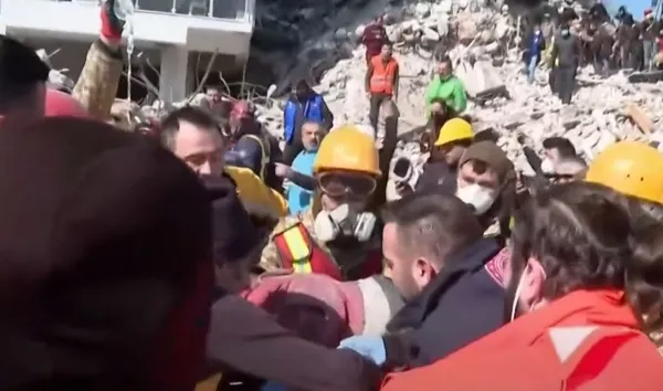 Son dakika: 296. saatte yeni mucizeler! Hatay’da 13. günde 2 kişi sağ kurtarıldı | Acı haber geldi: 1 depremzede hayatını kaybetti