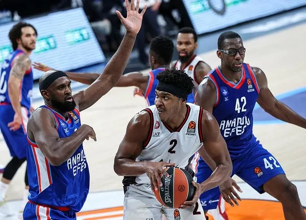 Anadolu Efes’te forma giyen Chris Singleton kalp krizi geçirdi! Anadolu Efes’ten ilk açıklama: Chris Singleton’ın durumu nasıl?
