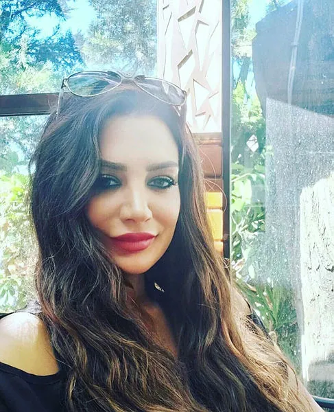 guniz-akkus-kimdir-hanimaga-guniz-akkus-suclari-nelerdir-guniz-akkus-sedat-pekere-ne-dedi-1637494636810.jpg Güniz Akkuş kimdir, suçları nelerdir? Hanımağa Güniz Akkuş Sedat Peker'e ne dedi? Güniz Akkuş tutuklandı mı? - 3