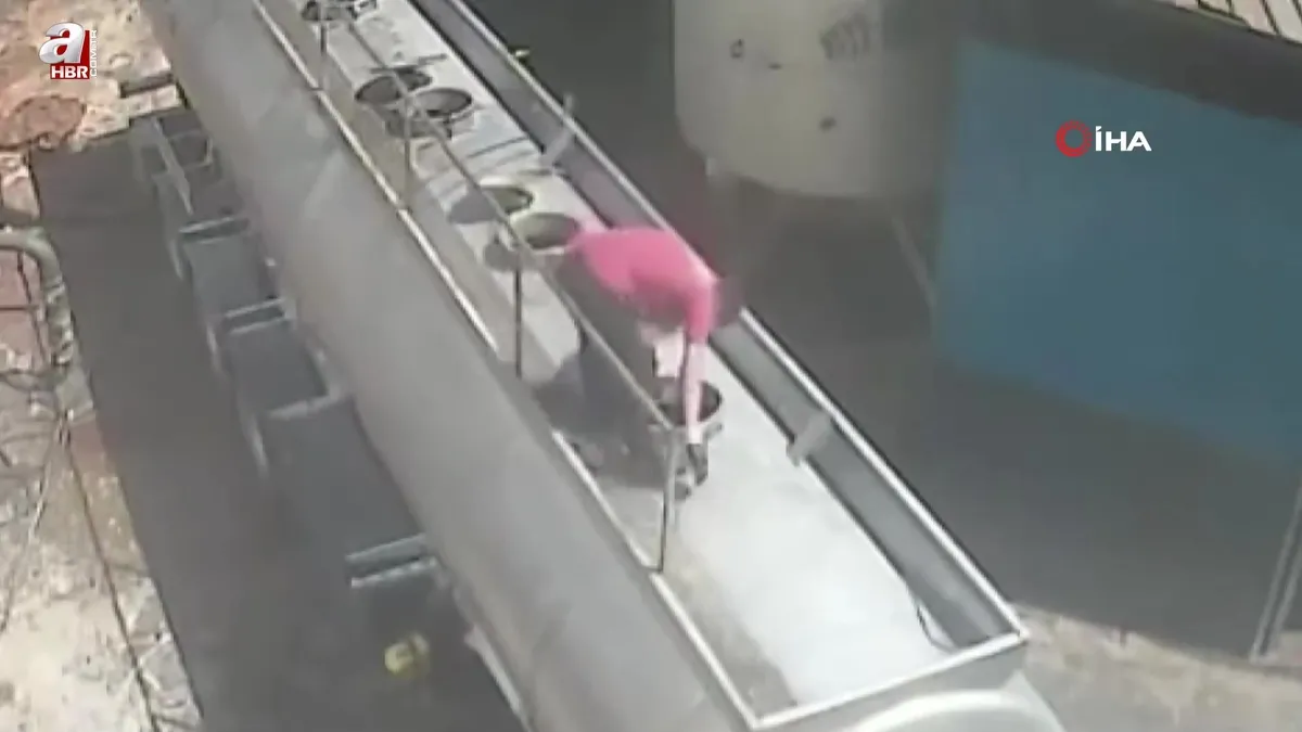 Ağzında sigarayla açtığı tanker kapağı bomba gibi patladı! İşçinin havaya uçtuğu korkunç anlar kamerada