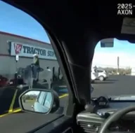 Polisi şoke eden manzara! Üstüne çıkıp fotoğraf çektirdi