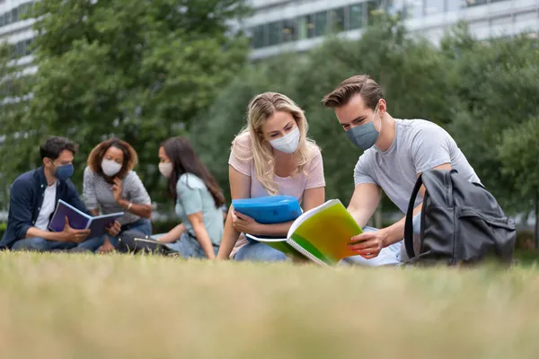 universiteler-kapanacak-mi-universitelerde-yuz-yuze-egitim-bitecek-mi-iste-hibrit-egitime-gecen-universiteler-1642080215289.jpg Üniversiteler kapanacak mı? Üniversitelerde yüz yüze eğitim bitecek mi? İşte hibrit eğitime geçen üniversiteler… - 3