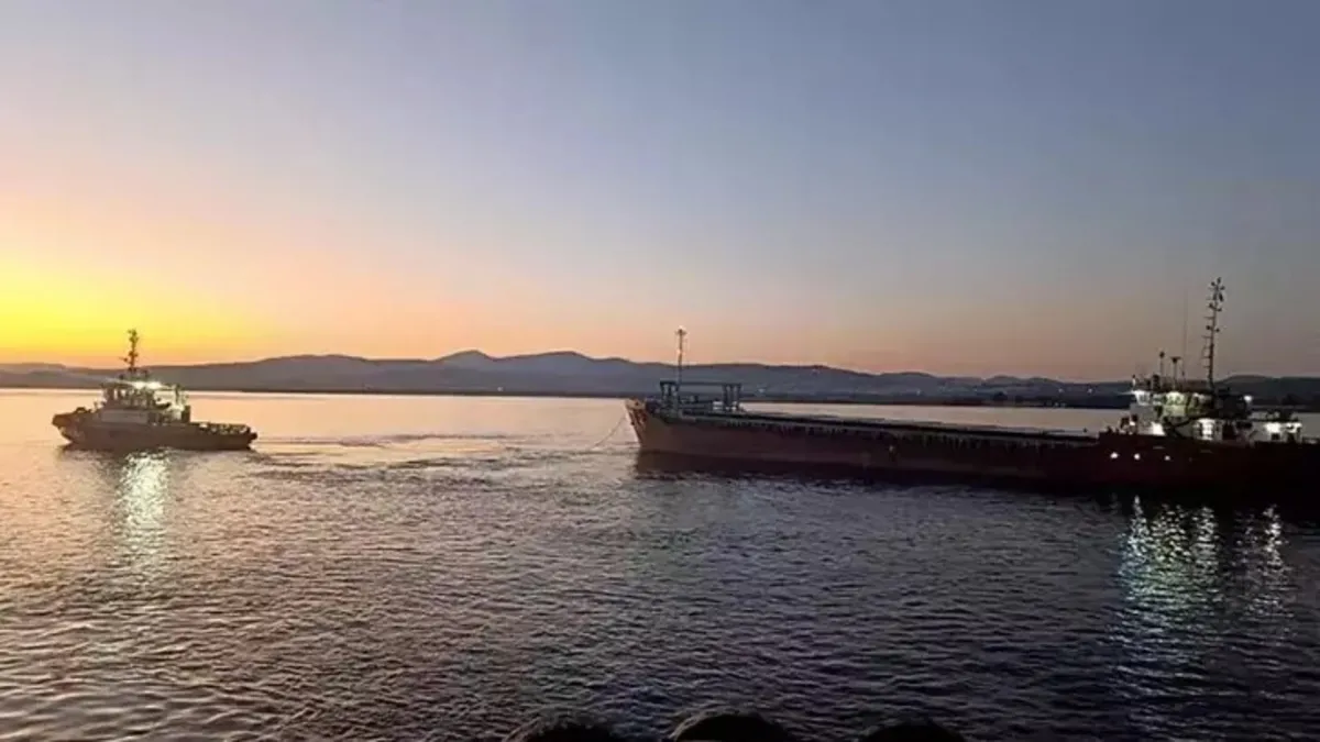 Çanakkale Boğazı'nda gemi arızası! Römorkörlerle Şevketiye Demir Sahası’na demirletildi