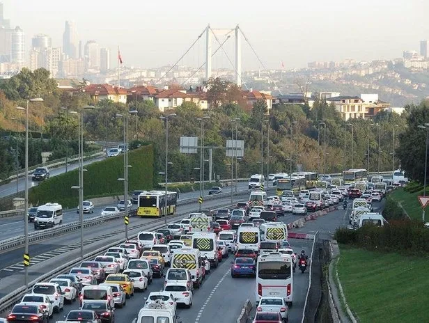 İstanbul'da kademeli mesai başladı! Trafik yoğunluğu yüzde 42'ye ulaştı - 1