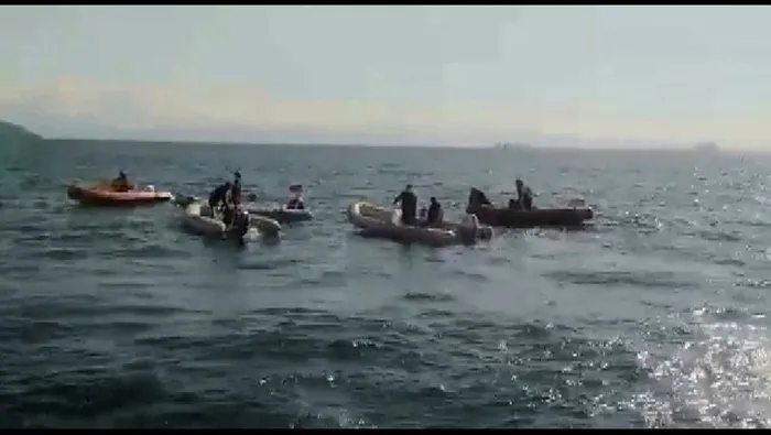 Kadıköy’den Adalar'a giden vapurdan atladı! İstanbul Boğazı'nda can pazarı - 1