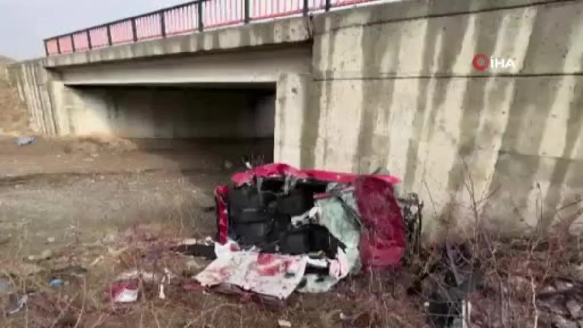 Ankara'da otomobil şarampole uçtu: 5 ölü
