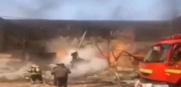 Son dakika: İran'ın Tebriz şehrinde savaş uçağı düştü! 3 kişi hayatını kaybetti - 3