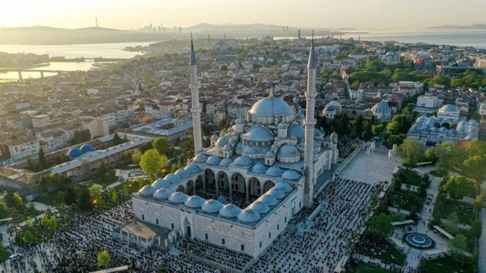 Anneye, babaya, ablaya, abiye Kurban Bayramı mesajları! Ölmüş anneye, babaya Kurban Bayramı mesajları ve sözleri 2022...