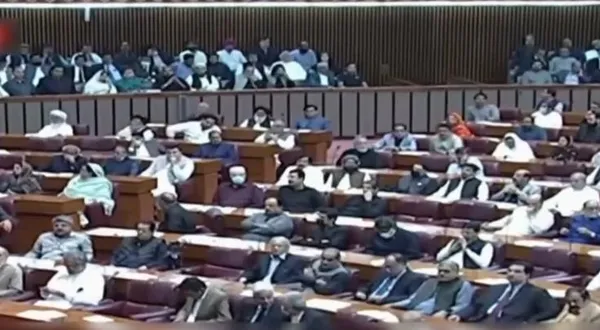 Pakistan’da Başbakan İmran Han’ın çağrısı üzerine Meclis feshedildi