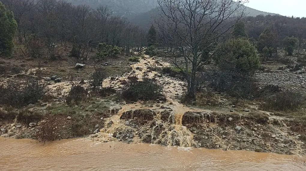 Develi'de aşırı yağış sele neden oldu
