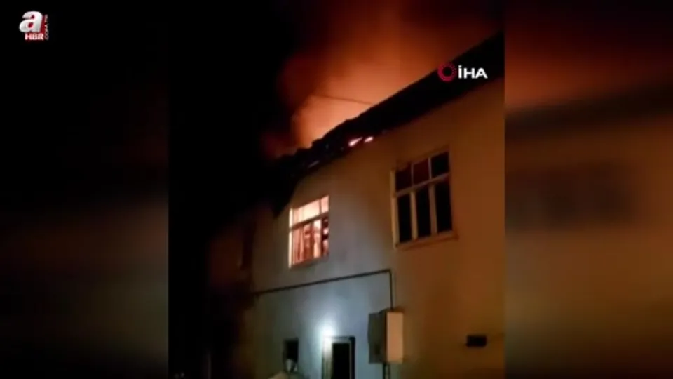 Mahalleliyi sokağa döken yangın