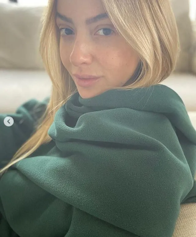 Sevgiliyle Karantinadaki Hadise�nin Makyajsız Fotoğrafı Olay Oldu