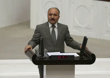 MHP'de sürpriz görevden alma