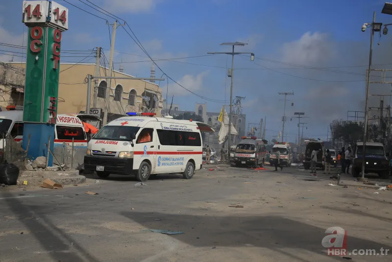 Somali'de meydana gelen patlamalarda en az 100 kişi öldü 5