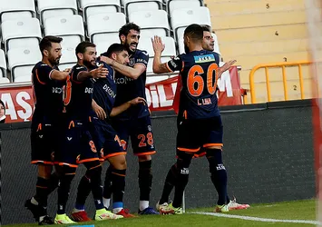 Antalyaspor: 1 - Başakşehir: 2 MAÇ SONUCU | Başakşehir Antalya'da kazandı