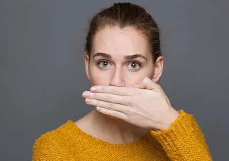 Ağız kokusunu anında gideriyor! Sadece 2 malzeme kullanmak yetiyor