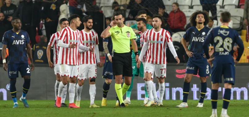 Galatasaray ile Fenerbahçe arasında 'VAR' gerilimi: Sosyal medya üzerinden atışmalar geceye damga vurdu