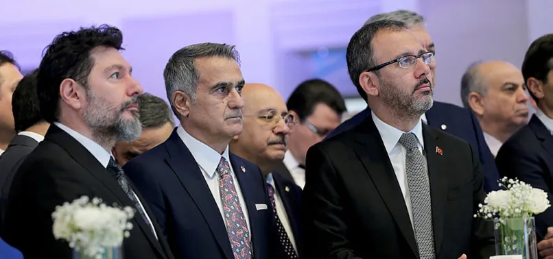 Şenol Güneş'ten Uluslararası Futbol Ekonomi Forumu'nda önemli açıklamalar