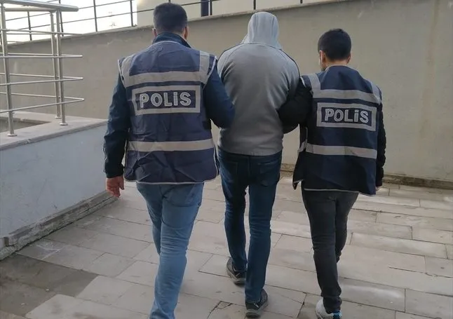 Adana’da 15 firari yakalandı