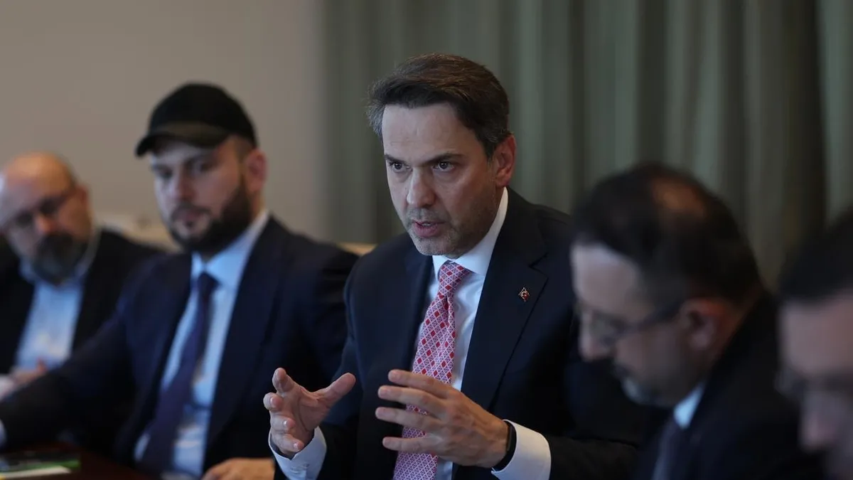 Enerjide yeni dönem! Bakan Bayraktar'dan net mesajlar: Türkiye’nin enerji politikaları uzun soluklu