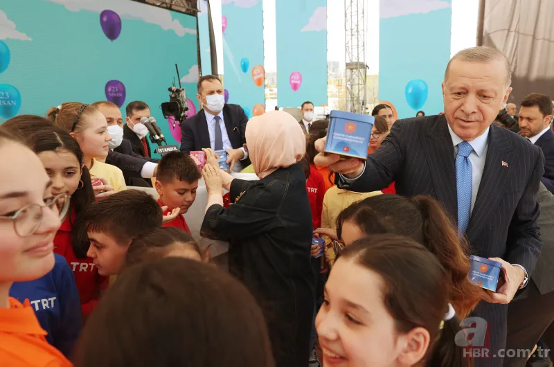 Başkan Recep Tayyip Erdoğan'dan 23 Nisan şenliğinde önemli açıklamalar 21