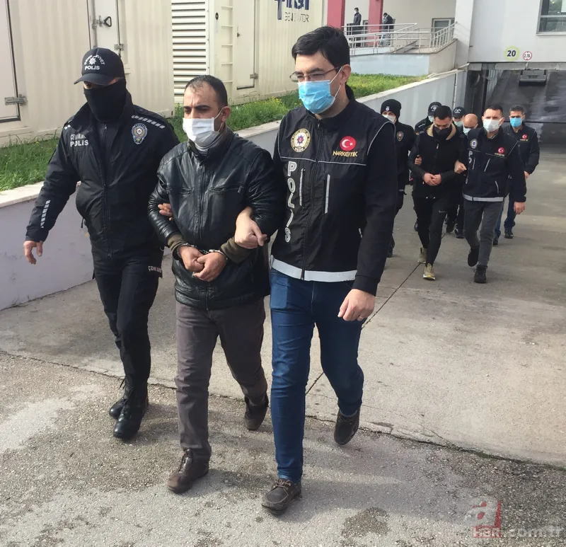 Adana’da zehir tacirlerine gündüz vakti film sahnelerini aratmayan operasyon! 11 zanlı yakalandı 7