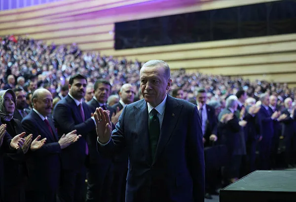 AK Parti’nin Ankara ve İzmir adayı belli oldu! Başkan Recep Tayyip Erdoğan adayları tek tek açıkladı...