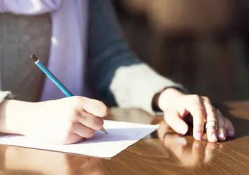 ÖSYM - Yabancı Dil Sınavı YDS sınav giriş belgesi nasıl alınır? YDS ne zaman 2022, kaç dakika sürecek? YDS puan hesaplama nasıl yapılır?
