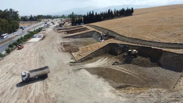 1685516309702.jpg Hatay Kırıkhan'a kalıcı konutlar için ilk kazma vuruldu: 11 ay içinde teslim - 6